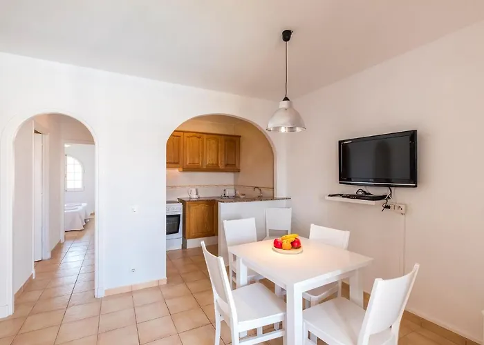 Girasols Gardens Sup * סון באו