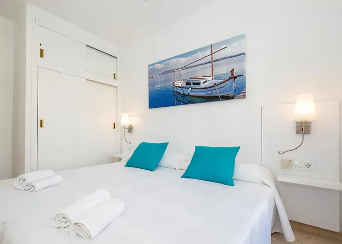 Girasols Gardens Sup דירה סון באו