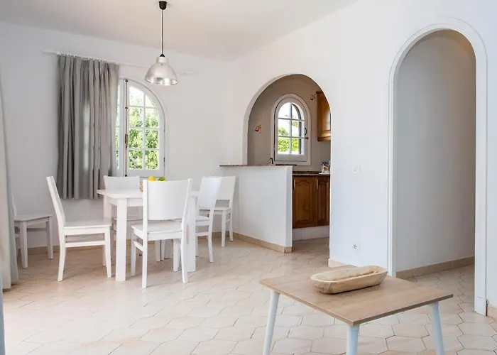 Girasols Gardens Sup アパート *